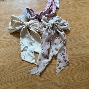 Francesca's Collections Cream and Pink Hair Bows